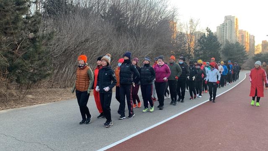 奥森有群特等标准的跑步者 近两年超慢跑特流行