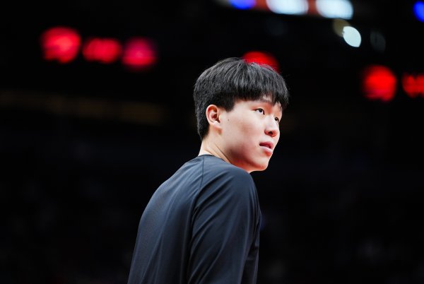 杨瀚森再次被斥地者队下放至发展定约混音队