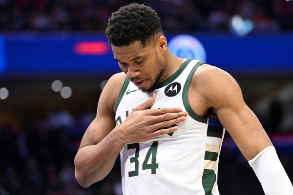 字母哥将与雄鹿队伸开对话 几周内将决定是否留队