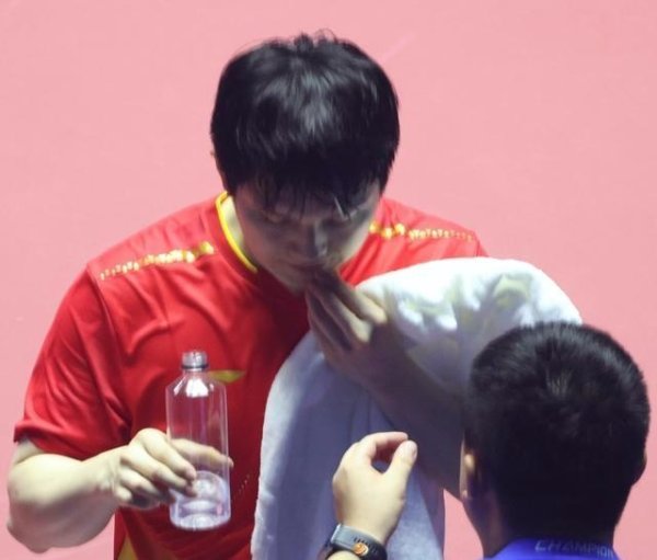 教练张洋别样引导：少言中传递计谋千里着