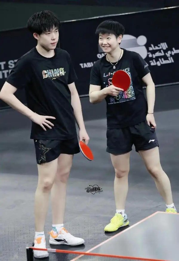 王楚钦为何仰天大笑？原因曝光，谁瞩目孙颖莎的反映