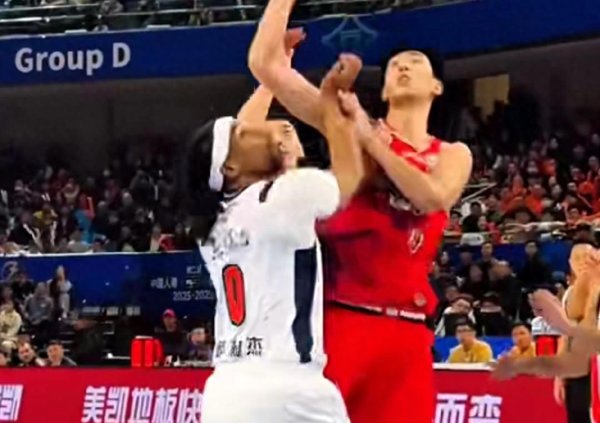 徐昕爆砍14+7！旧主遭险袭