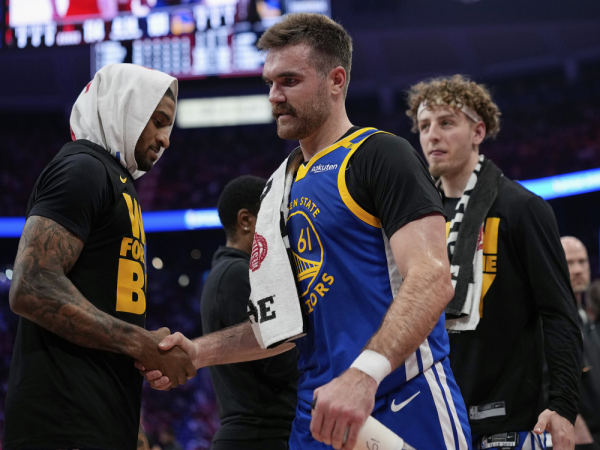 场均15+6却无球可打？斯宾塞出场额度行将用尽，袼褙留他只可交往