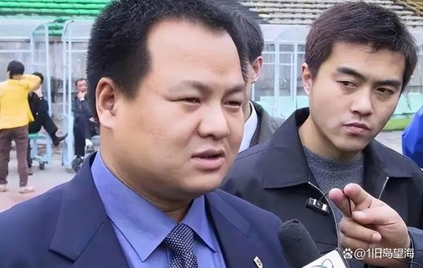 不是宿茂臻也不是李霄鹏！他才是韩鹏最敬畏的鲁能年老，激励热议