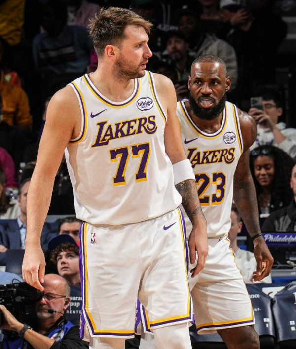 湖东说念主开会科罚看管问题! 湖东说念主为詹姆斯筹划两套战术 悍将渴慕重返赛场