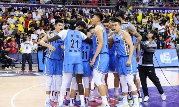 CCTV5直播，北京首钢PK辽宁男篮，雷蒙盯防威尔斯，龙争虎斗？