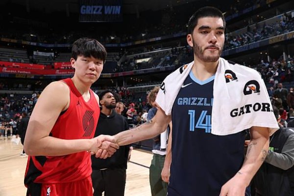 有储藏价值，杨瀚森NBA生活初次首发的球衣拍卖以42356元成交