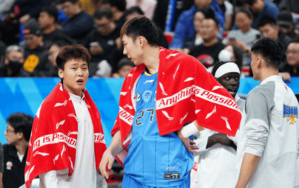 北京vs辽宁今晚大名单：周琦、付豪出战，赵睿在列