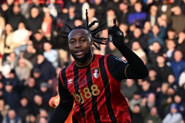 花落谁家? 罗马诺：利物浦、热刺、曼城、曼联齐特意塞梅尼奥