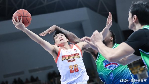 14投狂轰34分6板！CBA又杀出一天才后卫：国度队会有他一席吗？