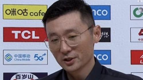 段昂君18分青岛治服新疆，新疆新援哈里斯水平不如爱德华兹