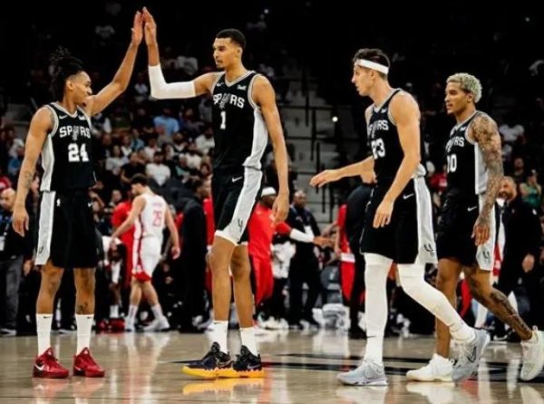 西部名次更新：马刺接近雷霆，丛林狼名次直逼湖东说念主，火箭第6难保