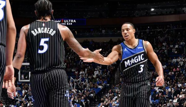 杨瀚森7分钟砍4+2+2被品评！全场8造作却获赞扬，普雷斯特太双标