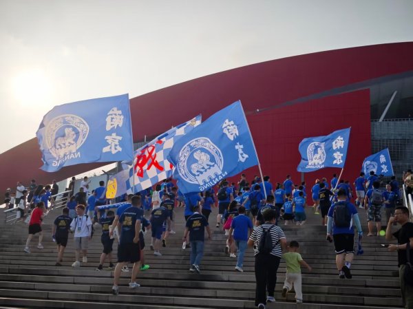 “苏超”元年流量密码: 不困在输赢框架的野趣, 散装背后是认可