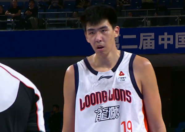 过劲！2米26徐昕在山西主场进行超过庆祝 球迷：杜锋怎样看？