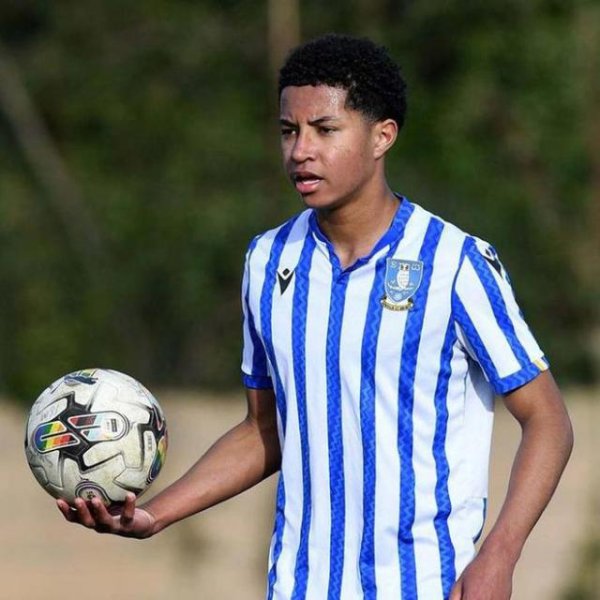 曝曼联求购新左后卫，又是拉爵刮彩票！五鼠终末一东谈主冬窗将可转会