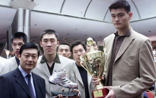 30周年！上海男篮1月5日举办庆典 姚明李秋平章文琪领衔出席