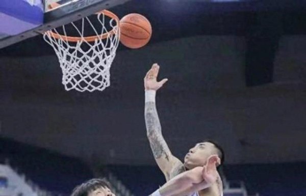 CBA浙江队开局低迷仅一胜四负透露内线扫视崩盘外助失衡，原土球员低迷政策拓荒成四大重要，激励球迷绝对失望与争议