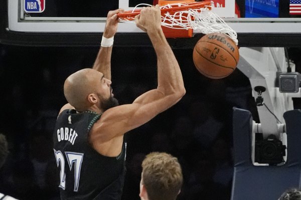 华子因懊悔提前离场！戈贝尔：正视每场失利 咱们只会上前看