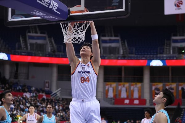 八连胜！上海大鲨鱼客场大捷青岛队